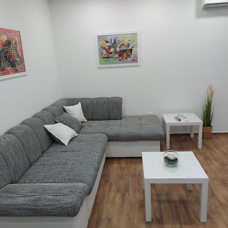 Cosy, Quiet & Brand New Apartment W/ Danube View Belgrado Esterno foto